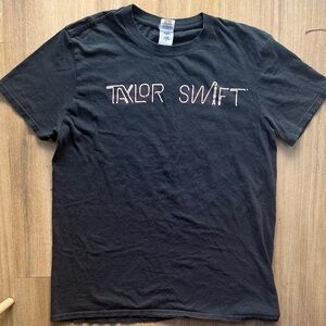 Taylor Swift Black T 1980 world tour M